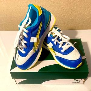 Boys sneakers